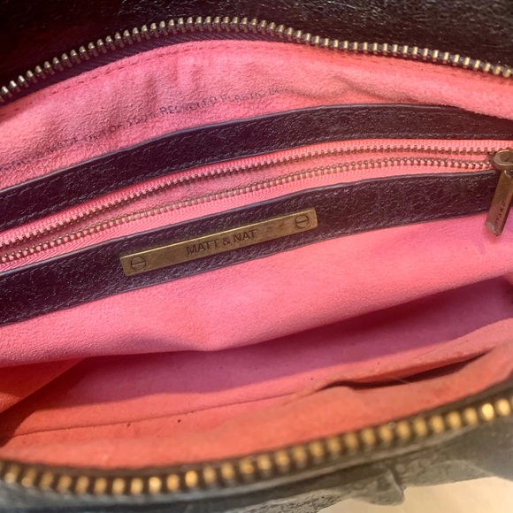 Matt & Mat Black Vegan Leather Zippered Bag Purse - Picture 5 of 9